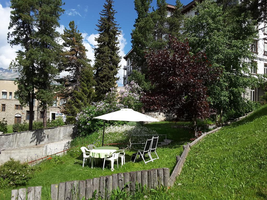 Chesa Quadrella Zimmer Mit Kuechenzeile Inklusive Bergbahnen Im Sommer-Ausser Studio Pontresina Esterno foto