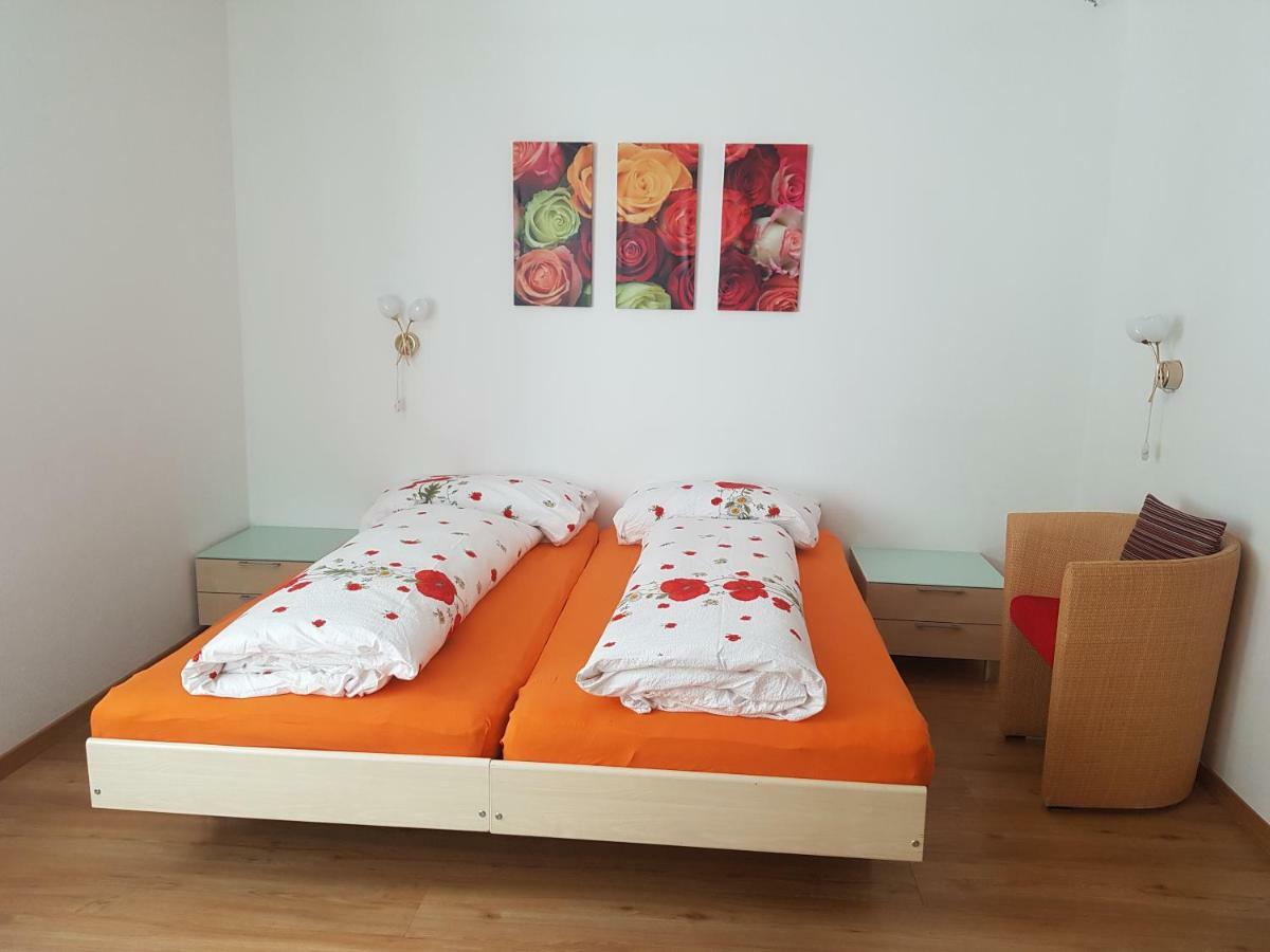 Chesa Quadrella Zimmer Mit Kuechenzeile Inklusive Bergbahnen Im Sommer-Ausser Studio Pontresina Esterno foto